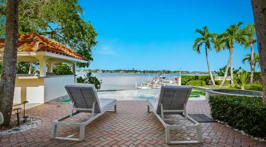 1704 Casey Key Rd, Florida 34275, United States, 3 Bedrooms Bedrooms, 5 Rooms Rooms,4 BathroomsBathrooms,Residential,For Sale,Casey Key,1302261