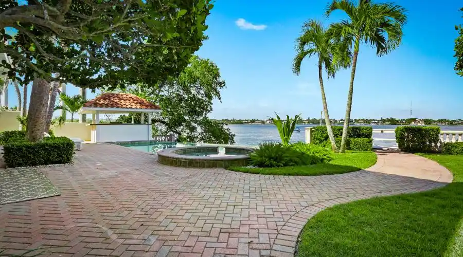 1704 Casey Key Rd, Florida 34275, United States, 3 Bedrooms Bedrooms, 5 Rooms Rooms,4 BathroomsBathrooms,Residential,For Sale,Casey Key,1302261