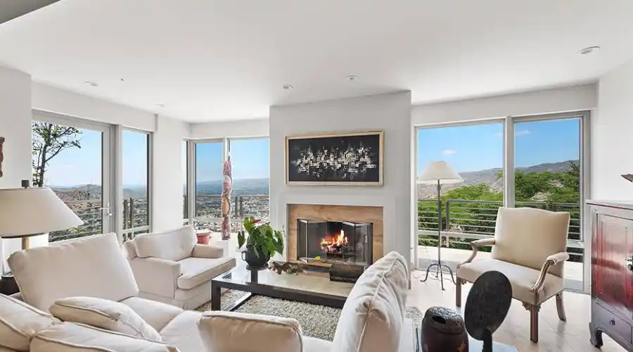 1073 Box Canyon Rd, SIMI VALLEY, California 93063, United States, 5 Bedrooms Bedrooms, 8 Rooms Rooms,9 BathroomsBathrooms,Residential,For Sale,Box Canyon,1310400
