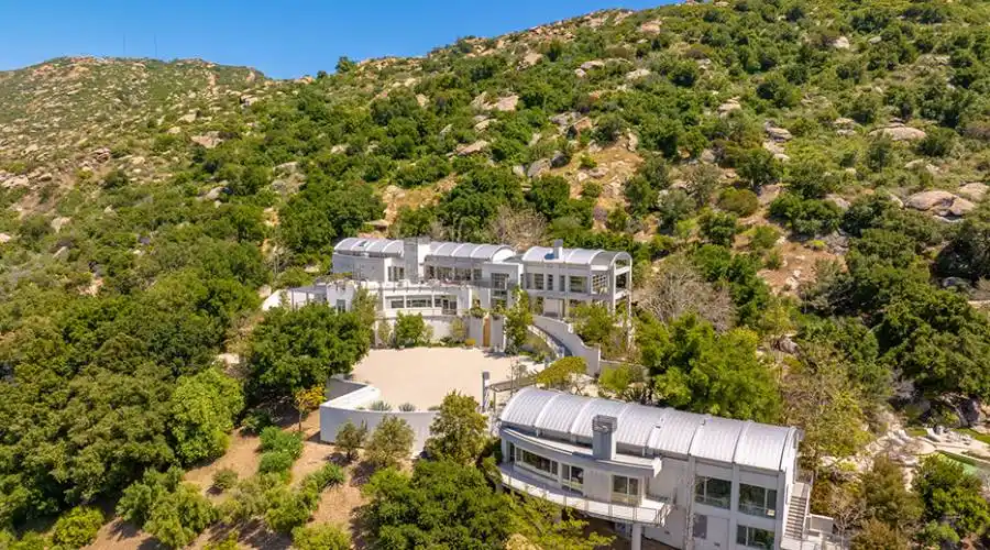 1073 Box Canyon Rd, SIMI VALLEY, California 93063, United States, 5 Bedrooms Bedrooms, 8 Rooms Rooms,9 BathroomsBathrooms,Residential,For Sale,Box Canyon,1310400