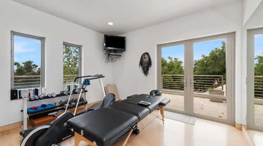 1073 Box Canyon Rd, SIMI VALLEY, California 93063, United States, 5 Bedrooms Bedrooms, 8 Rooms Rooms,9 BathroomsBathrooms,Residential,For Sale,Box Canyon,1310400