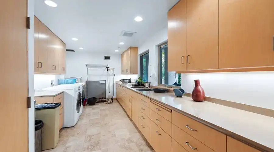 1073 Box Canyon Rd, SIMI VALLEY, California 93063, United States, 5 Bedrooms Bedrooms, 8 Rooms Rooms,9 BathroomsBathrooms,Residential,For Sale,Box Canyon,1310400