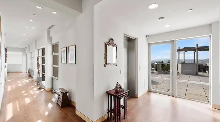1073 Box Canyon Rd, SIMI VALLEY, California 93063, United States, 5 Bedrooms Bedrooms, 8 Rooms Rooms,9 BathroomsBathrooms,Residential,For Sale,Box Canyon,1310400