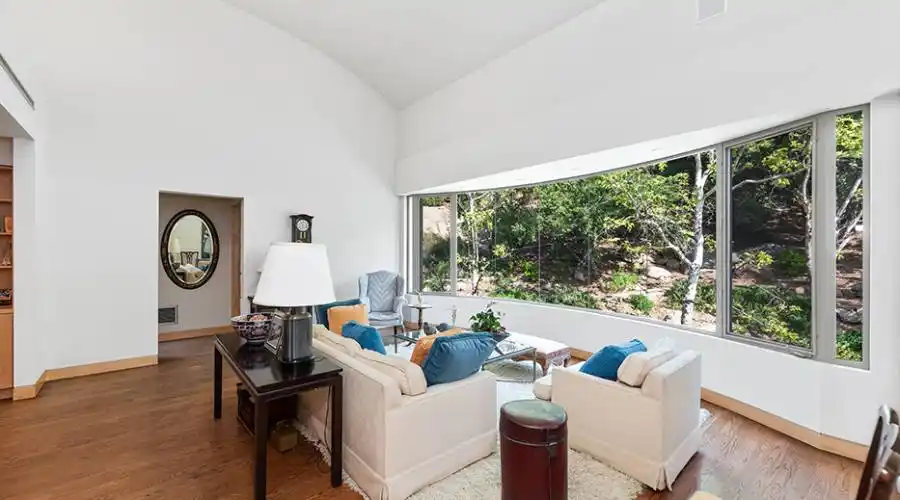 1073 Box Canyon Rd, SIMI VALLEY, California 93063, United States, 5 Bedrooms Bedrooms, 8 Rooms Rooms,9 BathroomsBathrooms,Residential,For Sale,Box Canyon,1310400