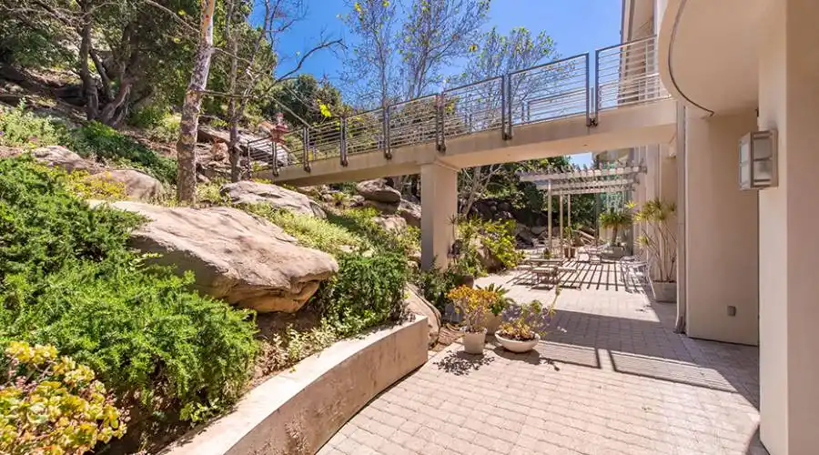 1073 Box Canyon Rd, SIMI VALLEY, California 93063, United States, 5 Bedrooms Bedrooms, 8 Rooms Rooms,9 BathroomsBathrooms,Residential,For Sale,Box Canyon,1310400
