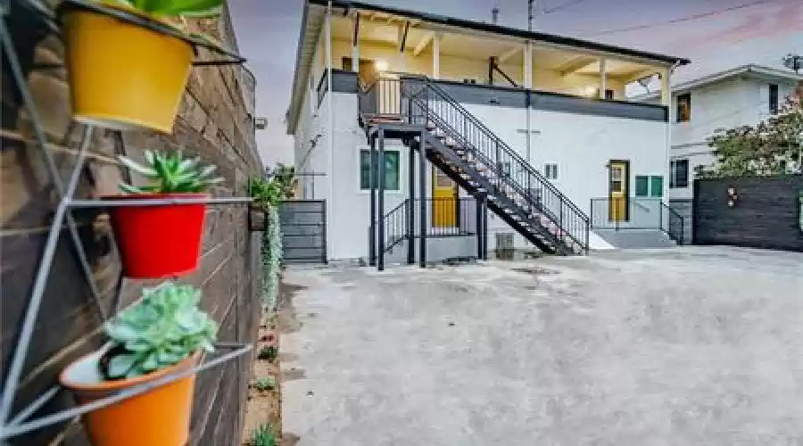 1428-1430 Magnolia Ave, Los Angeles, California, 90006, United States, 6 Bedrooms Bedrooms, ,4 BathroomsBathrooms,Residential,For Sale,1428-1430 Magnolia Ave,1322894