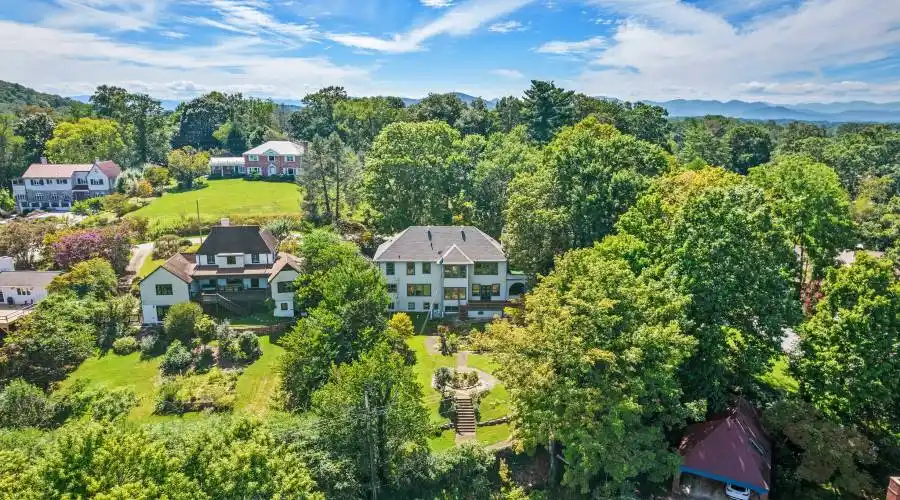 38 Lakeview Road, Asheville, North Carolina, 28804, United States, 5 Bedrooms Bedrooms, ,3 BathroomsBathrooms,Residential,For Sale,Lakeview,1329605