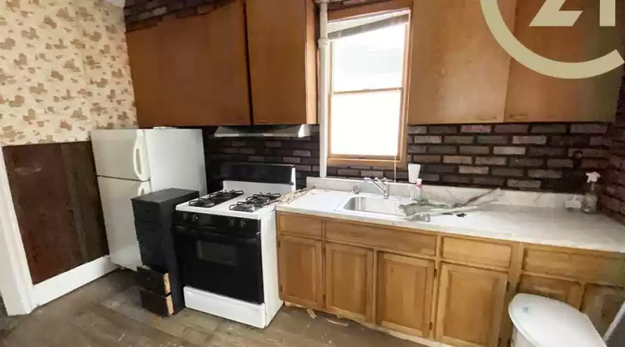 18 Gravesend Neck Rd, Brooklyn, New York, 11223, United States, 6 Bedrooms Bedrooms, ,2 BathroomsBathrooms,Residential,For Sale,18 Gravesend Neck Rd,1334622