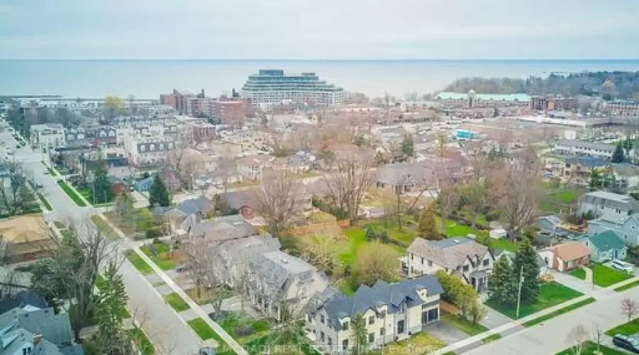 168 Nelson St., Oakville, Ontario, L6L 3J2, Canada, 5 Bedrooms Bedrooms, ,5 BathroomsBathrooms,Residential,For Sale,1336853