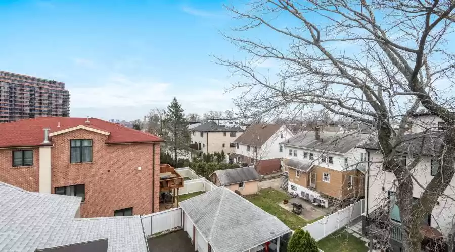 70 lafayette AVE, a, Cliffside Park, New Jersey, 07010, United States, 3 Bedrooms Bedrooms, ,4 BathroomsBathrooms,Residential,For Sale,70 lafayette AVE, a,1373662