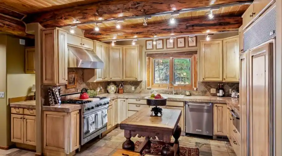 3905 Doc Raymond, Flagstaff, Arizona 86005, United States, 4 Bedrooms Bedrooms, ,3.5 BathroomsBathrooms,Residential,For Sale,1393840