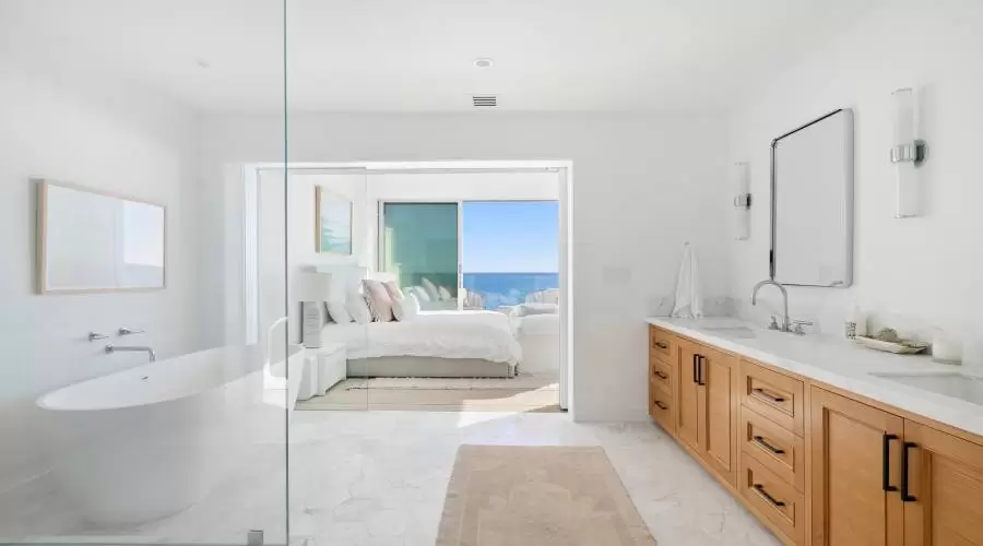 19240 Pacific Coast Hwy, Malibu, California 90265, United States, 3 Bedrooms Bedrooms, ,4 BathroomsBathrooms,Residential,For Sale,Pacific Coast,1399984