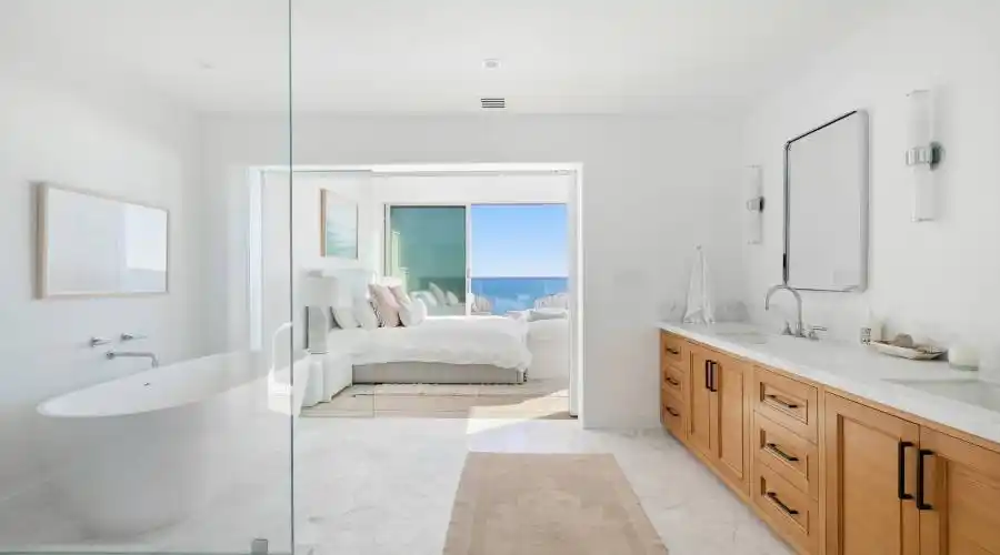 19240 Pacific Coast Hwy, Malibu, California 90265, United States, 3 Bedrooms Bedrooms, ,4 BathroomsBathrooms,Residential,For Sale,Pacific Coast,1399984