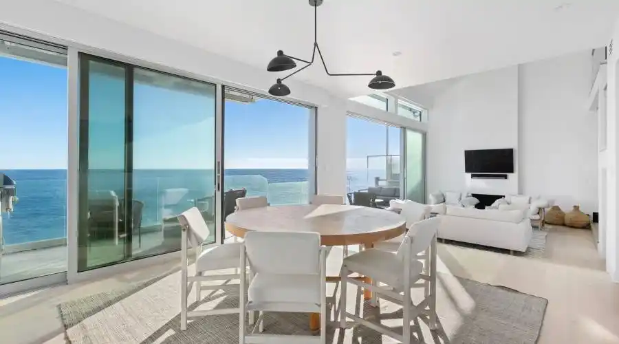 19240 Pacific Coast Hwy, Malibu, California 90265, United States, 3 Bedrooms Bedrooms, ,4 BathroomsBathrooms,Residential,For Sale,Pacific Coast,1399984