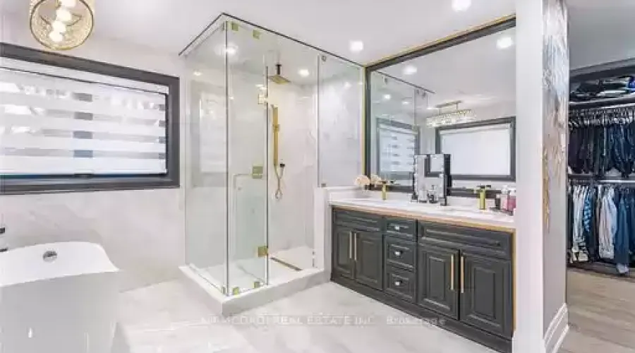 1540 Mississauga Rd, Mississauga, Ontario, L5H 2K1, Canada, 5 Bedrooms Bedrooms, ,6 BathroomsBathrooms,Residential,For Sale,1401519