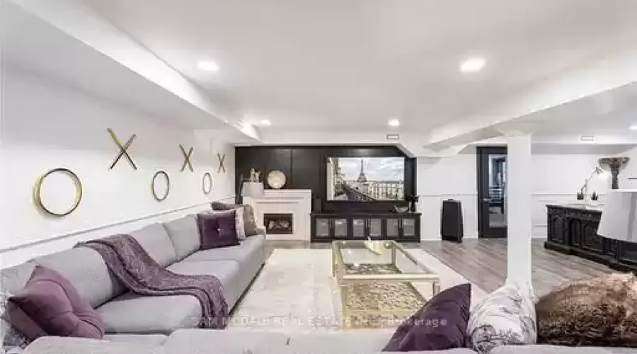 1540 Mississauga Rd, Mississauga, Ontario, L5H 2K1, Canada, 5 Bedrooms Bedrooms, ,6 BathroomsBathrooms,Residential,For Sale,1401519