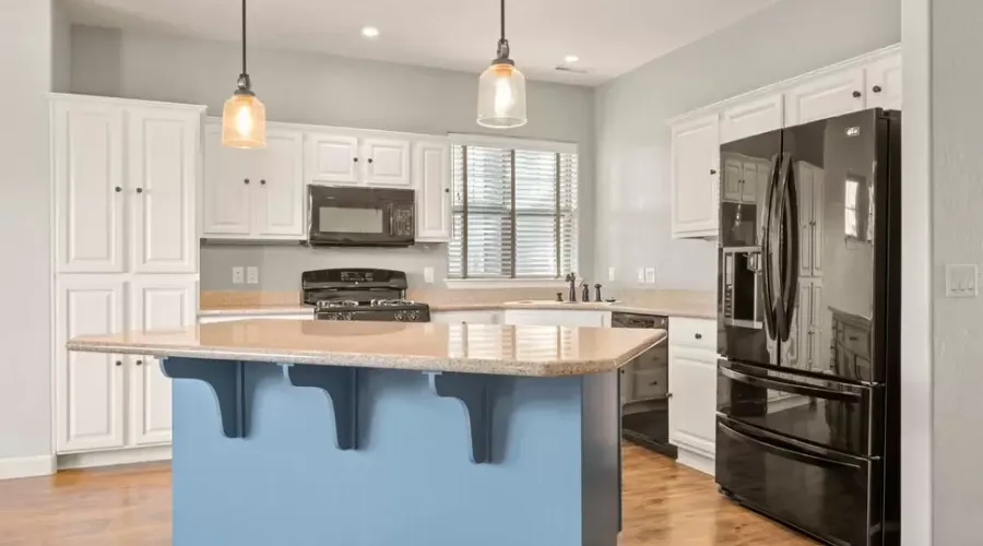 1390 E Sundrop LN, Flagstaff, Arizona 86001, United States, 5 Bedrooms Bedrooms, ,1.5 BathroomsBathrooms,Residential,For Sale,1408638