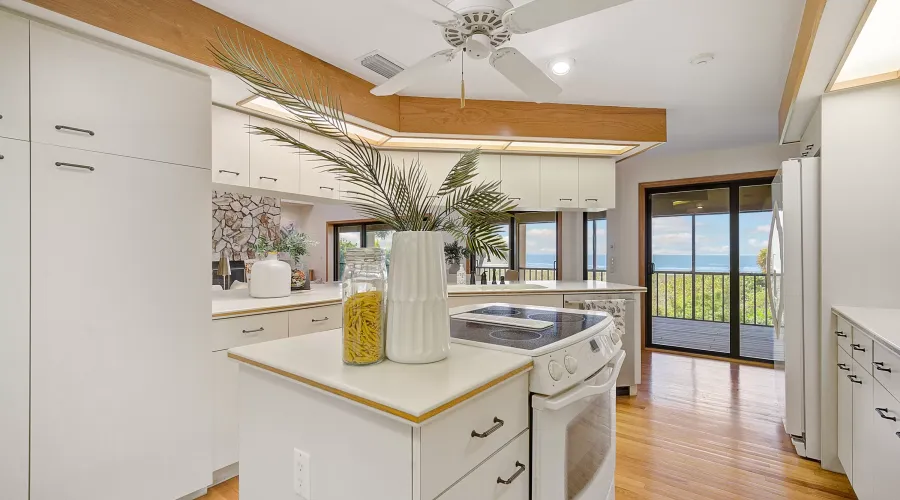 1172 HORIZON VIEW Drive, Sarasota, Florida, United States, 4 Bedrooms Bedrooms, 5 Rooms Rooms,3 BathroomsBathrooms,Residential,For Sale,HORIZON VIEW ,1411862