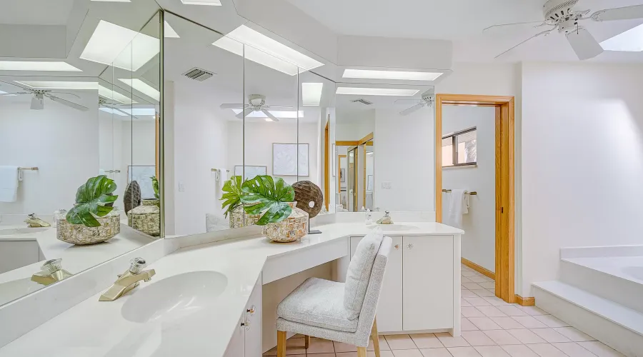 1172 HORIZON VIEW Drive, Sarasota, Florida, United States, 4 Bedrooms Bedrooms, 5 Rooms Rooms,3 BathroomsBathrooms,Residential,For Sale,HORIZON VIEW ,1411862