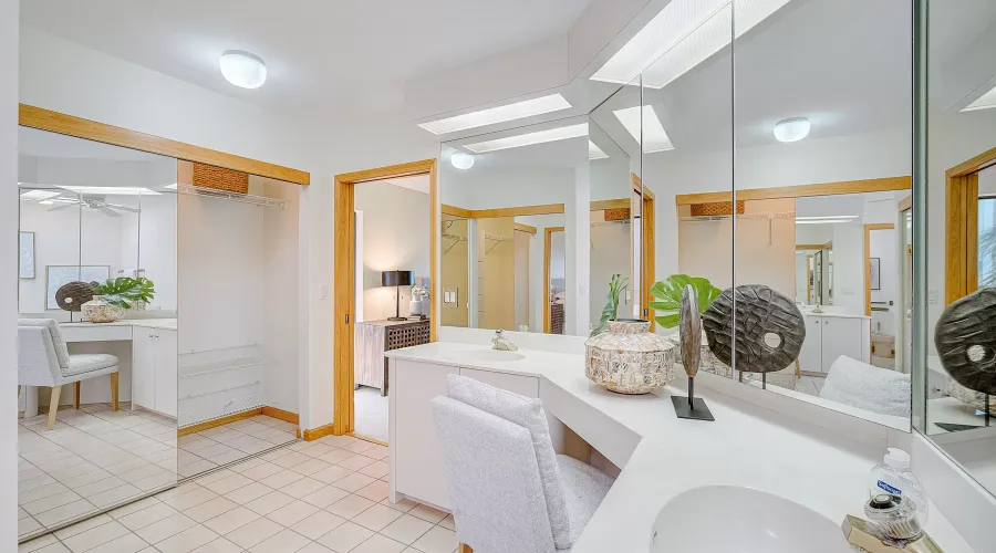 1172 HORIZON VIEW Drive, Sarasota, Florida, United States, 4 Bedrooms Bedrooms, 5 Rooms Rooms,3 BathroomsBathrooms,Residential,For Sale,HORIZON VIEW ,1411862