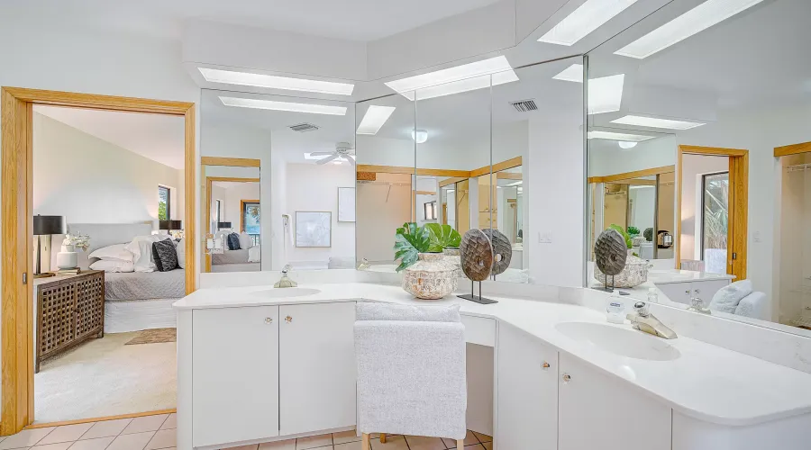 1172 HORIZON VIEW Drive, Sarasota, Florida, United States, 4 Bedrooms Bedrooms, 5 Rooms Rooms,3 BathroomsBathrooms,Residential,For Sale,HORIZON VIEW ,1411862