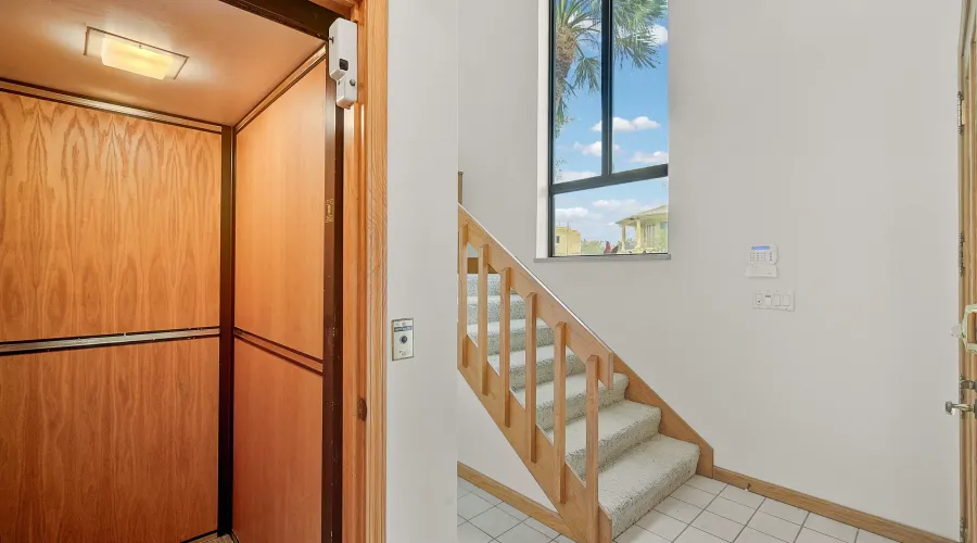 1172 HORIZON VIEW Drive, Sarasota, Florida, United States, 4 Bedrooms Bedrooms, 5 Rooms Rooms,3 BathroomsBathrooms,Residential,For Sale,HORIZON VIEW ,1411862