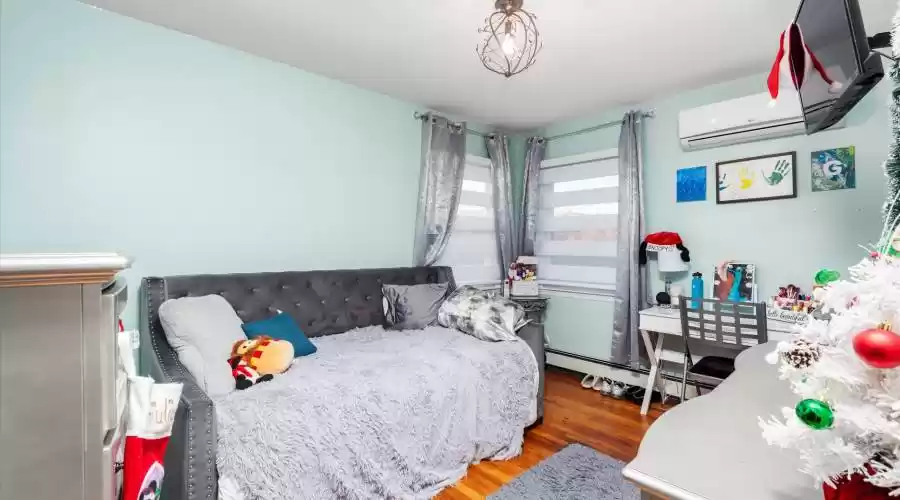 163-30 99th Street, Howard Beach, New York, 11414, United States, 4 Bedrooms Bedrooms, ,3 BathroomsBathrooms,Residential,For Sale,163-30 99th Street,1417100