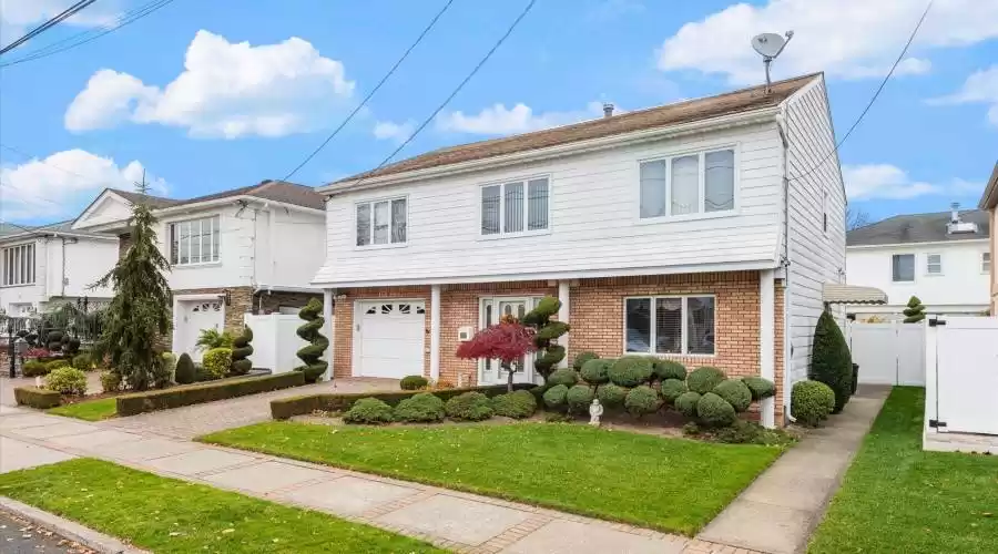 162-33 87th Street, Howard Beach, New York, 11414, United States, 4 Bedrooms Bedrooms, ,3 BathroomsBathrooms,Residential,For Sale,162-33 87th Street,1421754