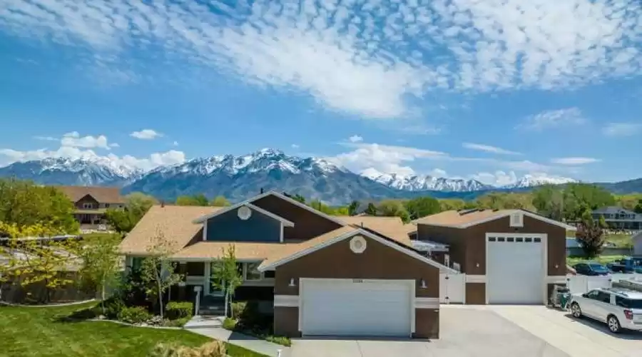 13049 S TROTTER COURT, Riverton, Utah, 84065, United States, 4 Bedrooms Bedrooms, ,3 BathroomsBathrooms,Residential,For Sale,13049 s trotter CT,1423704