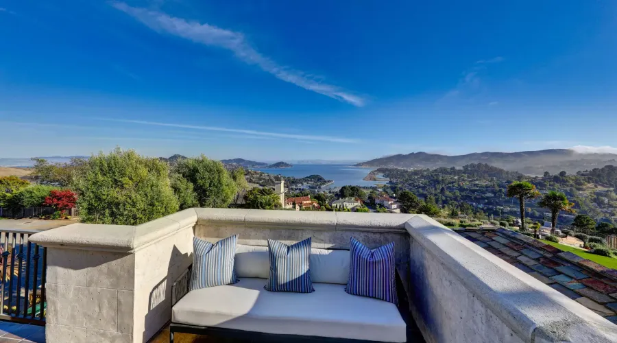 102 Via Los Altos, Tiburon, California 94920, United States, 5 Bedrooms Bedrooms, ,4.5 BathroomsBathrooms,Residential,For Sale,102 Via Los Altos,1450158