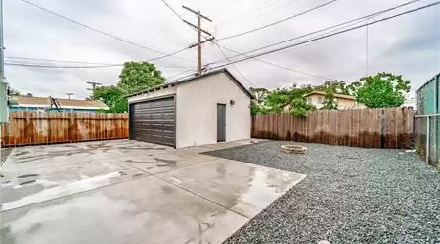 6520 6th Ave #2, Los Angeles, California, 90043, United States, 4 Bedrooms Bedrooms, ,3 BathroomsBathrooms,Residential,For Sale,6520 6th Ave #2,1452068