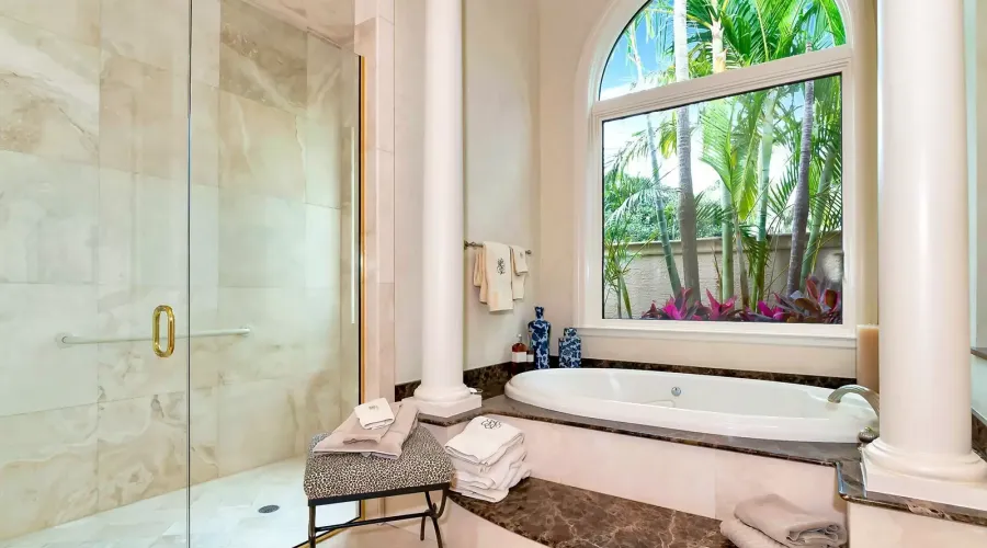 60 lighthouse PT Drive, Longboat Key, Florida, 34228, United States, 5 Bedrooms Bedrooms, 10 Rooms Rooms,6 BathroomsBathrooms,Residential,For Sale,lighthouse PT,1459580