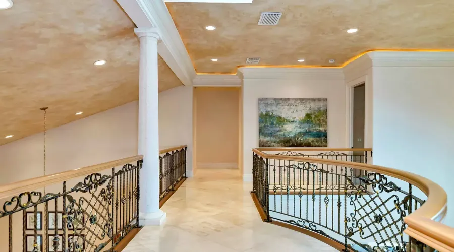 60 lighthouse PT Drive, Longboat Key, Florida, 34228, United States, 5 Bedrooms Bedrooms, 10 Rooms Rooms,6 BathroomsBathrooms,Residential,For Sale,lighthouse PT,1459580