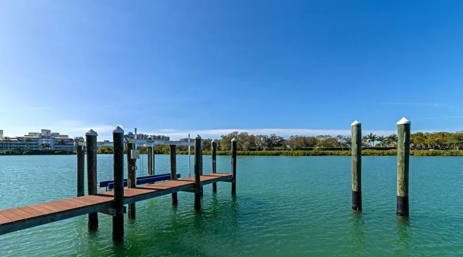 60 lighthouse PT Drive, Longboat Key, Florida, 34228, United States, 5 Bedrooms Bedrooms, 10 Rooms Rooms,6 BathroomsBathrooms,Residential,For Sale,lighthouse PT,1459580