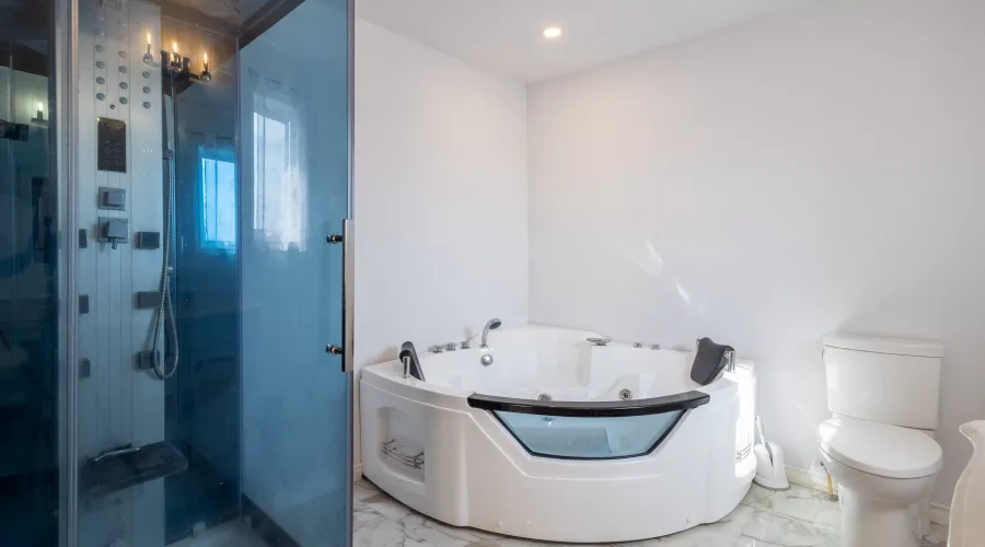 15165 Whittaker Rd, Malahide, Ontario, N0L 2J0, Canada, 4 Bedrooms Bedrooms, ,2 BathroomsBathrooms,Residential,For Sale,1467971