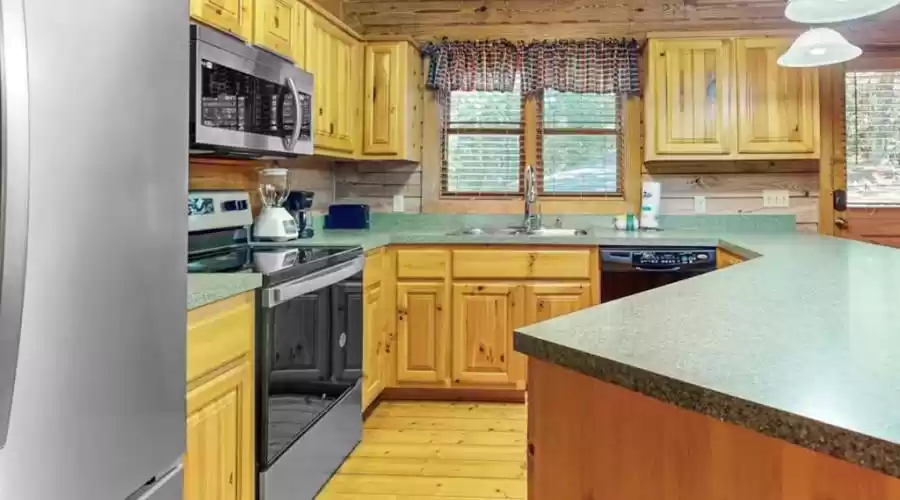 606 Thatta Way, Gatlinburg, Tennessee, 37738, United States, 3 Bedrooms Bedrooms, ,5 BathroomsBathrooms,Residential,For Sale,606 Thatta Way,1471092