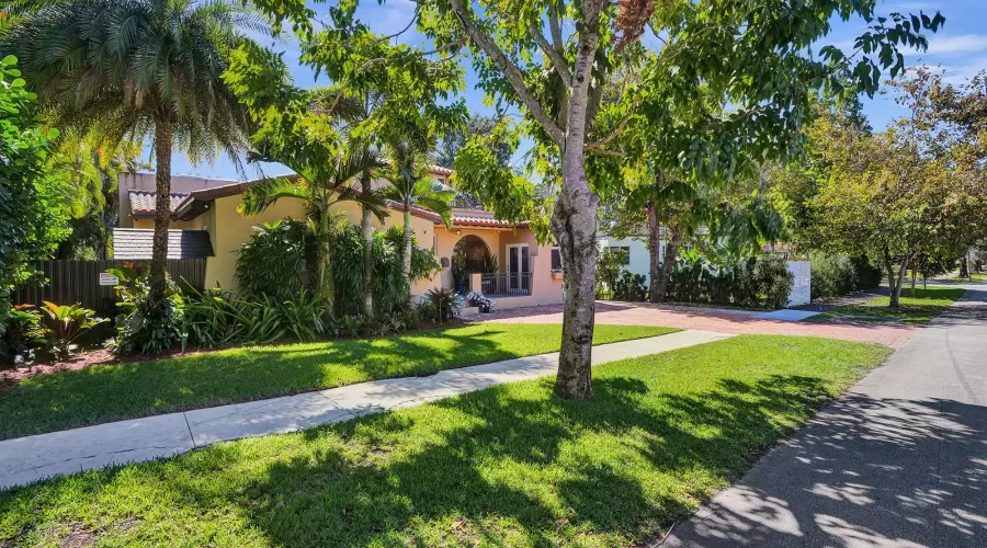 4664 SW 14th Street, Miami, Florida, 33134, United States, 4 Bedrooms Bedrooms, ,4 BathroomsBathrooms,Residential,For Sale,4664 SW 14th Street,1477573