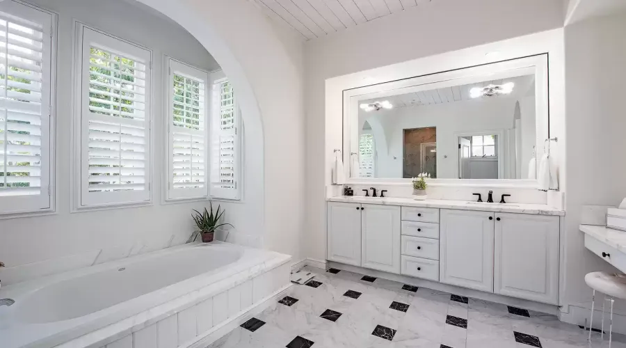16631 Cortona Ln, Napes, Florida, 34110, United States, 3 Bedrooms Bedrooms, 6 Rooms Rooms,3 BathroomsBathrooms,Villa,For Sale,Cortona,1,1478176