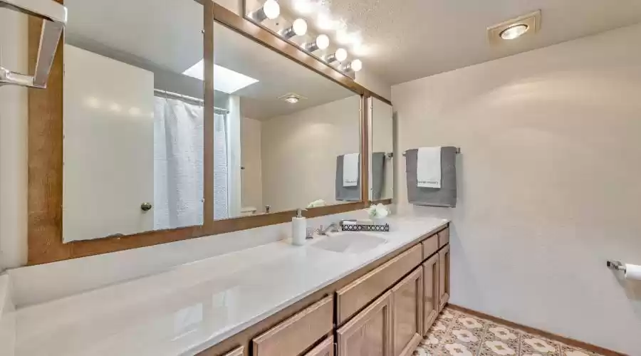 102 Promethean Way, MOUNTAIN VIEW, California, 94043, United States, 2 Bedrooms Bedrooms, ,2 BathroomsBathrooms,Residential,For Sale,102 Promethean Way,1488142