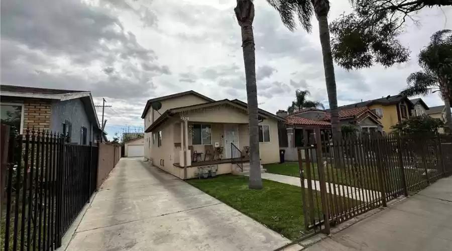 348 E 68th Street, LOS ANGELES, California, 90003, United States, ,Residential,For Sale,348 E 68th Street,1488759
