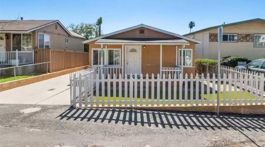5453 Mildred Street, San Diego, California, 92110, United States, ,Residential,For Sale,5453 Mildred Street,1490066