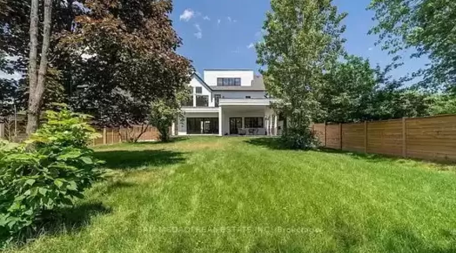584 Fourth Line, Oakville, Ontario, L6L 5A7, Canada, 5 Bedrooms Bedrooms, ,5 BathroomsBathrooms,Residential,For Sale,1497864