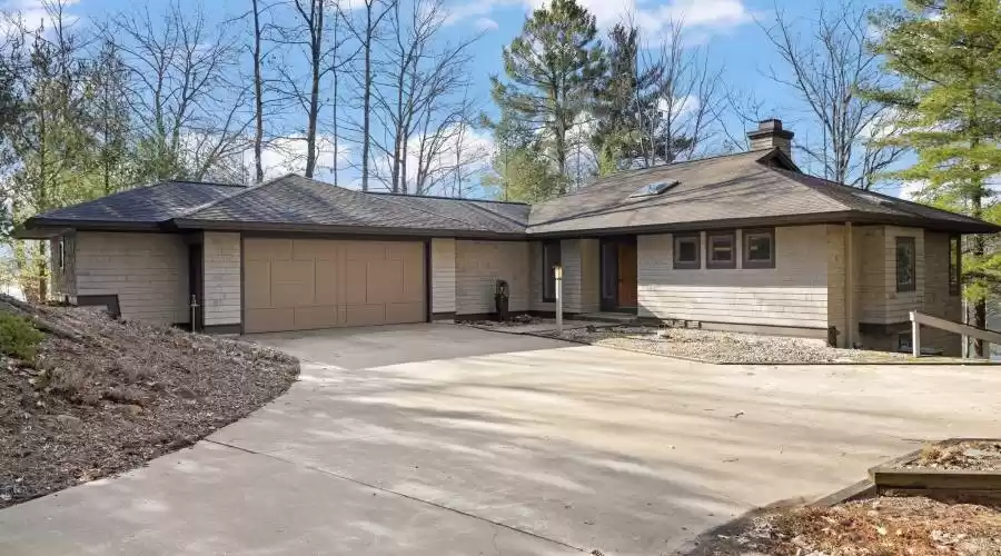 9401 west PTe dr, Empire, Michigan, 49630, United States, 3 Bedrooms Bedrooms, ,3 BathroomsBathrooms,Residential,For Sale,9401 west PTe dr,1499423