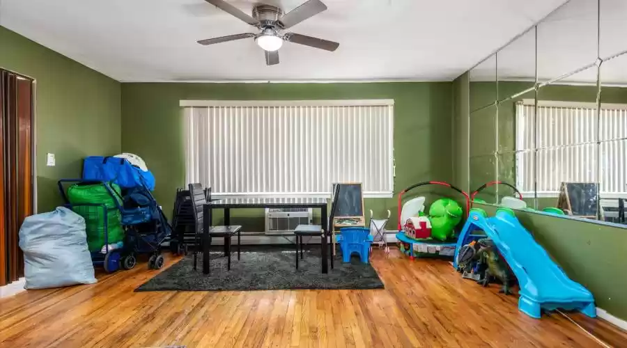97-34 92nd Street, Ozone Park, New York, 11416, United States, 6 Bedrooms Bedrooms, ,2 BathroomsBathrooms,Residential,For Sale,97-34 92nd Street,1511667