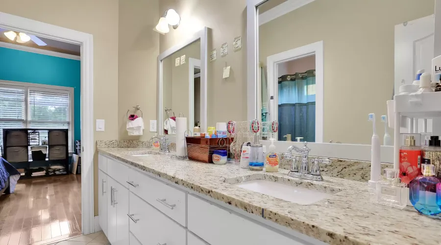 8069 Kenstone Ct, Georgia, 30350, United States, 6 Bedrooms Bedrooms, 20 Rooms Rooms,6 BathroomsBathrooms,Residential,For Sale,1512978