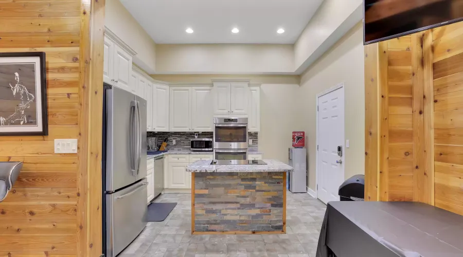 8069 Kenstone Ct, Georgia, 30350, United States, 6 Bedrooms Bedrooms, 20 Rooms Rooms,6 BathroomsBathrooms,Residential,For Sale,1512978