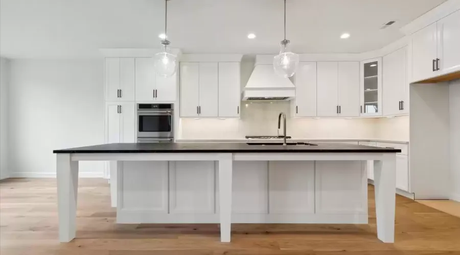 811 Grayson LN, AMBLER, Pennsylvania, 19002, United States, 3 Bedrooms Bedrooms, 11 Rooms Rooms,2 BathroomsBathrooms,Residential,For Sale,Grayson,1523014