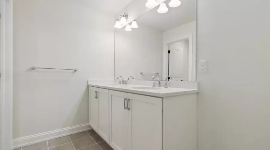 811 Grayson LN, AMBLER, Pennsylvania, 19002, United States, 3 Bedrooms Bedrooms, 11 Rooms Rooms,2 BathroomsBathrooms,Residential,For Sale,Grayson,1523014