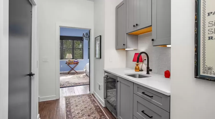 4582 Riverside Way, Manayunk, Pennsylvania, 19128, United States, 4 Bedrooms Bedrooms, 8 Rooms Rooms,3 BathroomsBathrooms,Residential,For Sale,THE LOCHS,Riverside,1523601