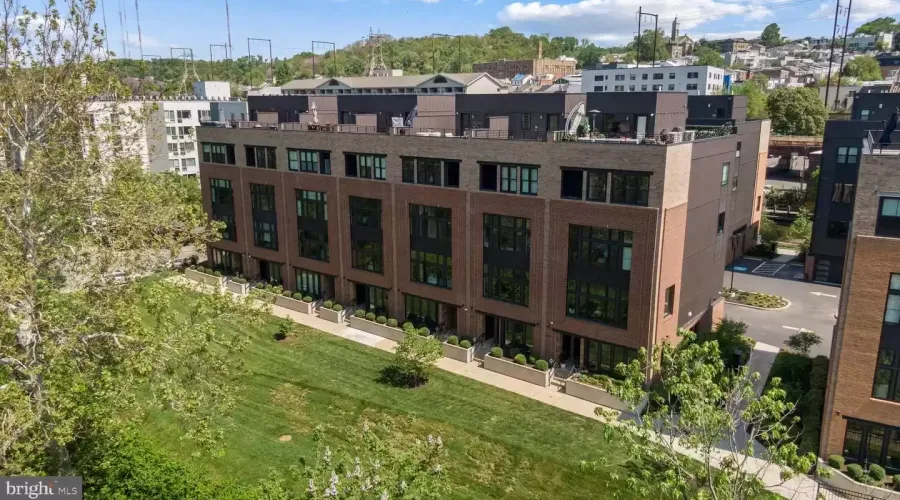 4582 Riverside Way, Manayunk, Pennsylvania, 19128, United States, 4 Bedrooms Bedrooms, 8 Rooms Rooms,3 BathroomsBathrooms,Residential,For Sale,THE LOCHS,Riverside,1523601